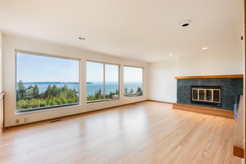 4060 Almondel Road, West Vancouver, BC 