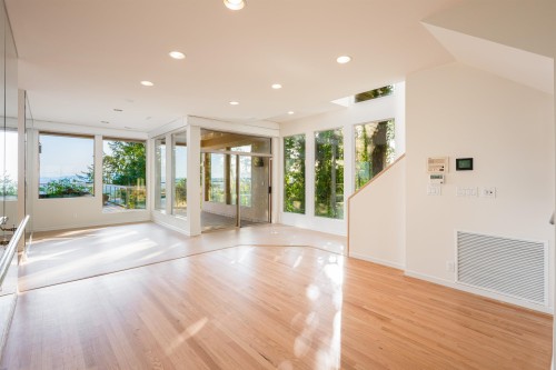 4060 Almondel Road, West Vancouver, BC 