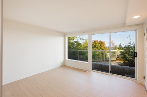 4060 Almondel Road, West Vancouver, BC 