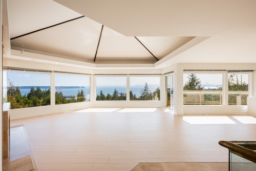 4060 Almondel Road, West Vancouver, BC 