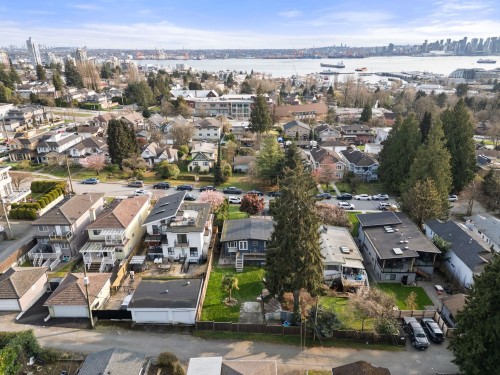 530 14Th Street W, North Vancouver, BC 