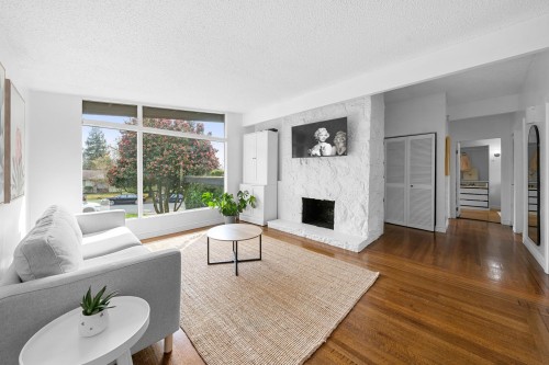 530 14Th Street W, North Vancouver, BC 