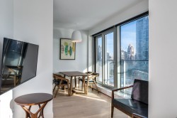 1802-1480 Howe Street  Vancouver, BC V6Z 1C4