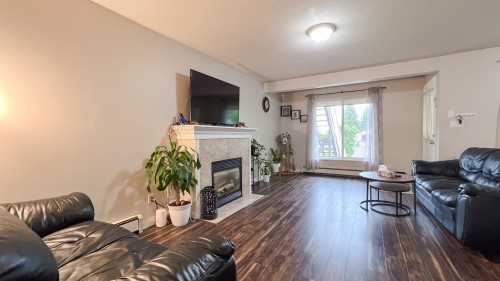 1553 Burrill Avenue, North Vancouver, BC 