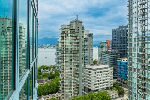 2205-1238 Melville Street  Vancouver, BC V6E 4N2
