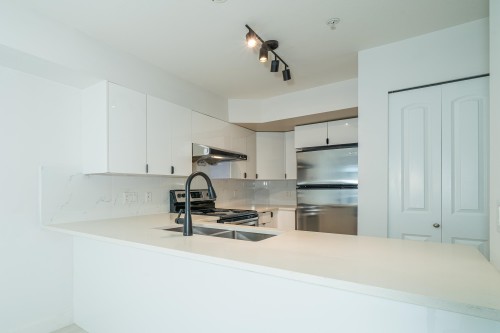 24-7428 14Th Avenue, Burnaby, BC 