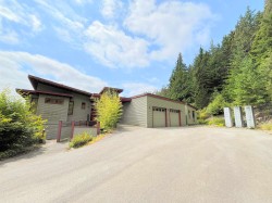 2923 Fern Drive  Port Moody, BC V3H 4W9
