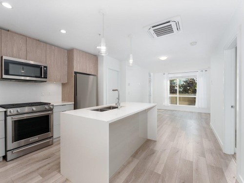 202-128 8th Street E North Vancouver, BC V7L 1Y7