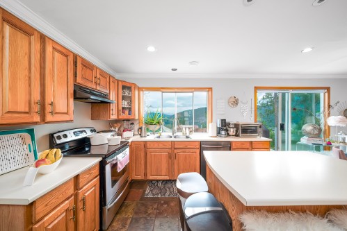 5343 Monte Bre Crescent, West Vancouver, BC 