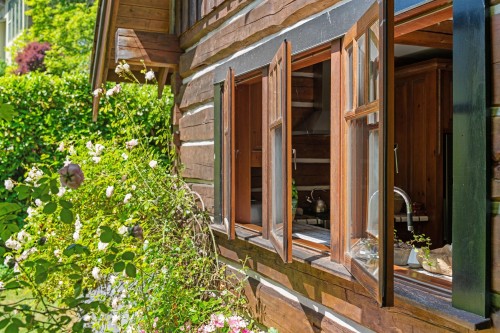 5851 Eagle Island, West Vancouver, BC 