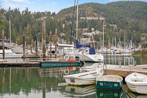 5851 Eagle Island, West Vancouver, BC 