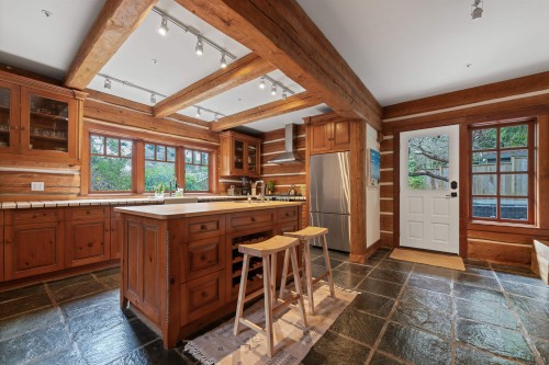 5851 Eagle Island, West Vancouver, BC 