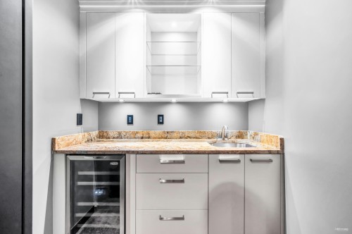 518 Ballantree Place, West Vancouver, BC 