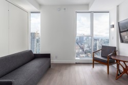 4607-1480 Howe Street  Vancouver, BC V6Z 1C4