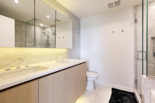 2820-89 Nelson Street, Vancouver, BC 