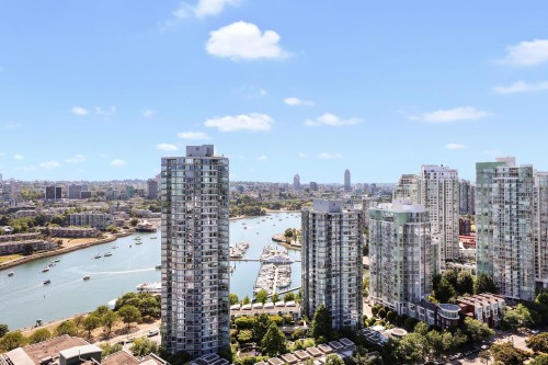 2820-89 Nelson Street, Vancouver, BC 