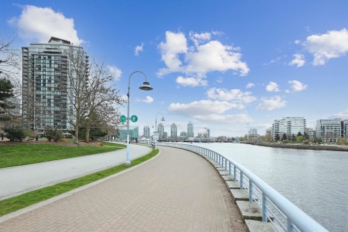 2820-89 Nelson Street, Vancouver, BC 