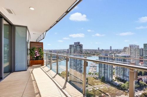 2820-89 Nelson Street, Vancouver, BC 