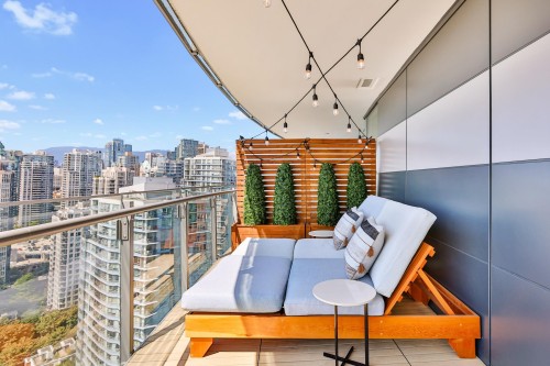 2820-89 Nelson Street, Vancouver, BC 