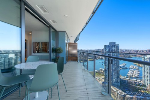 2820-89 Nelson Street, Vancouver, BC 