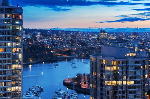 2820-89 Nelson Street, Vancouver, BC 