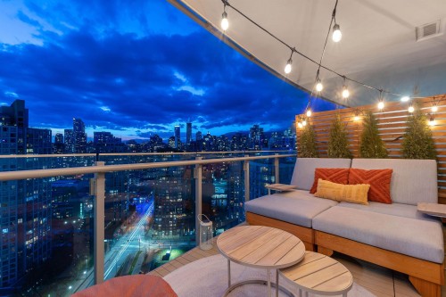 2820-89 Nelson Street, Vancouver, BC 