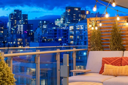 2820-89 Nelson Street, Vancouver, BC 