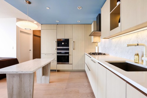 2820-89 Nelson Street, Vancouver, BC 