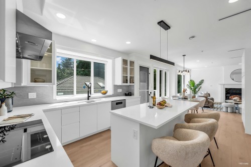 1748 68Th Avenue W, Vancouver, BC 