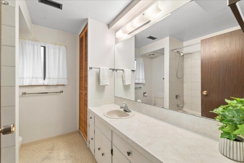 4427 6Th Avenue W, Vancouver, BC 