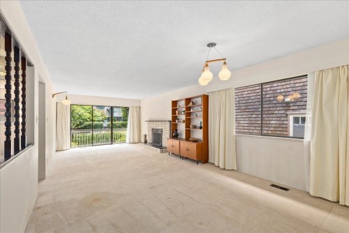 4427 6Th Avenue W, Vancouver, BC 