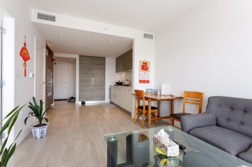 609-7388 Kingsway Street, Burnaby, BC 