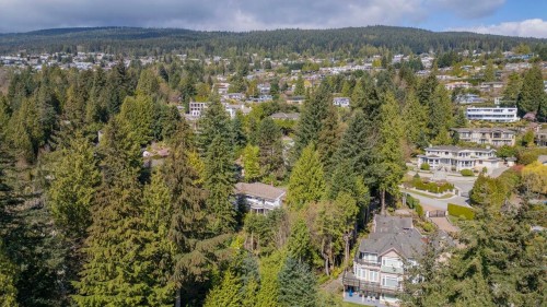 764 Eyremount Drive, West Vancouver, BC 