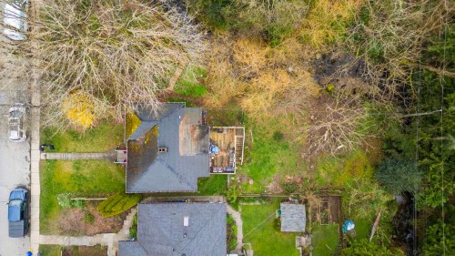 341 19Th Street W, North Vancouver, BC 