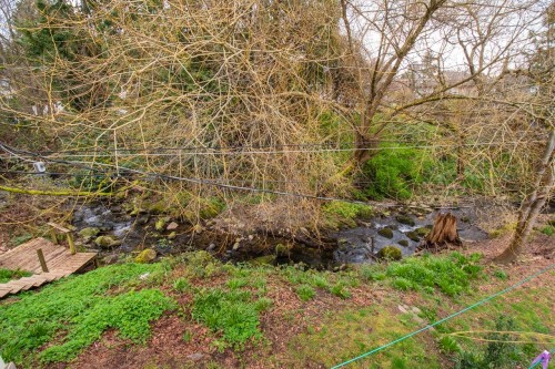 341 19Th Street W, North Vancouver, BC 