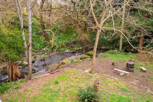 341 19Th Street W, North Vancouver, BC 