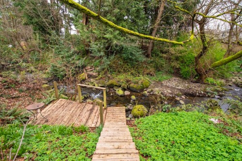 341 19Th Street W, North Vancouver, BC 