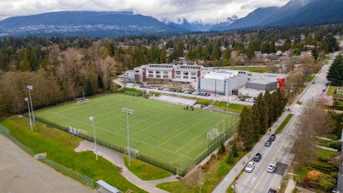 341 19Th Street W, North Vancouver, BC 