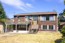 5754 Binnacle Avenue  Sechelt, BC V7Z 0R4