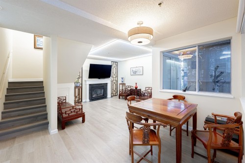 21-7345 Sandborne Avenue  Burnaby, BC V3N 4W6