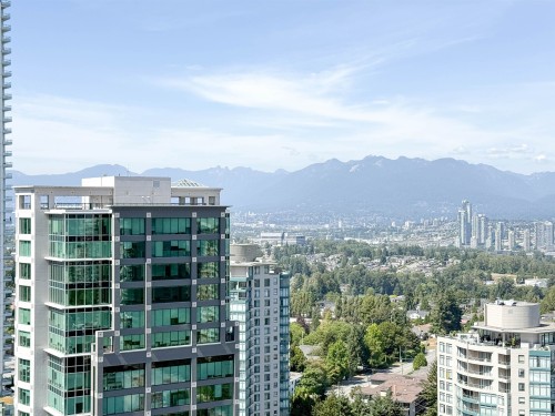 2602-4688 Kingsway  Burnaby, BC V5H 0E9