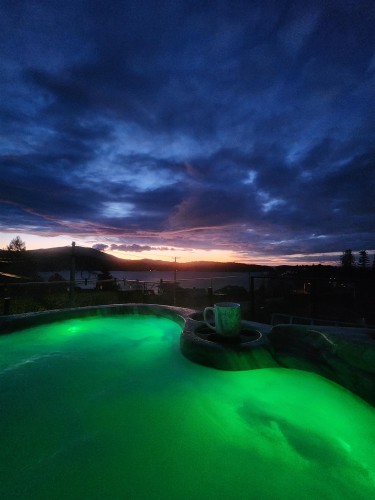 659-661 Gibsons Way, Gibsons, BC 