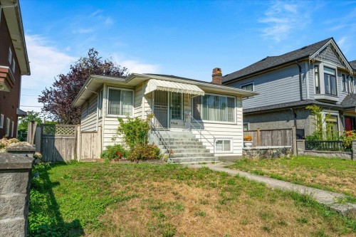 6949 Mckinnon Street, Vancouver, BC 
