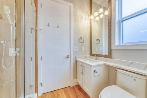 7102 Bridge Street, Richmond, BC 