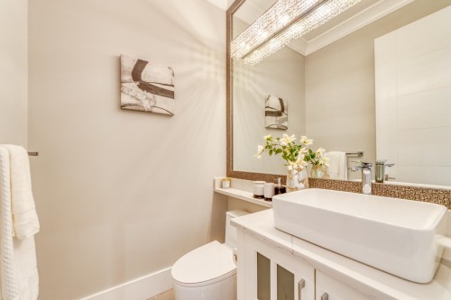 7102 Bridge Street, Richmond, BC 