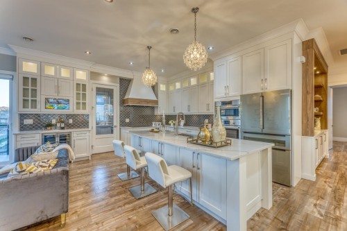 7102 Bridge Street, Richmond, BC 