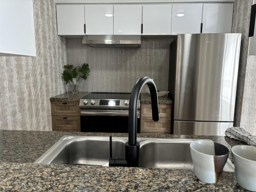 302-1228 Marinaside Crescent, Vancouver, BC 