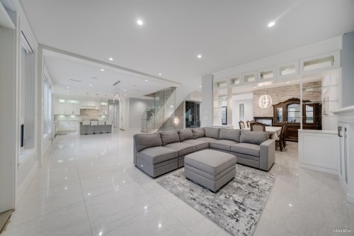 656 Blue Mountain Street, Coquitlam, BC 