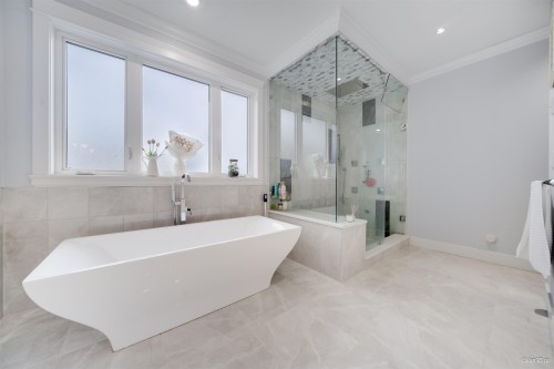 656 Blue Mountain Street, Coquitlam, BC 