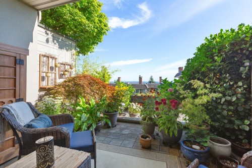 24-2214 Folkestone Way, West Vancouver, BC 